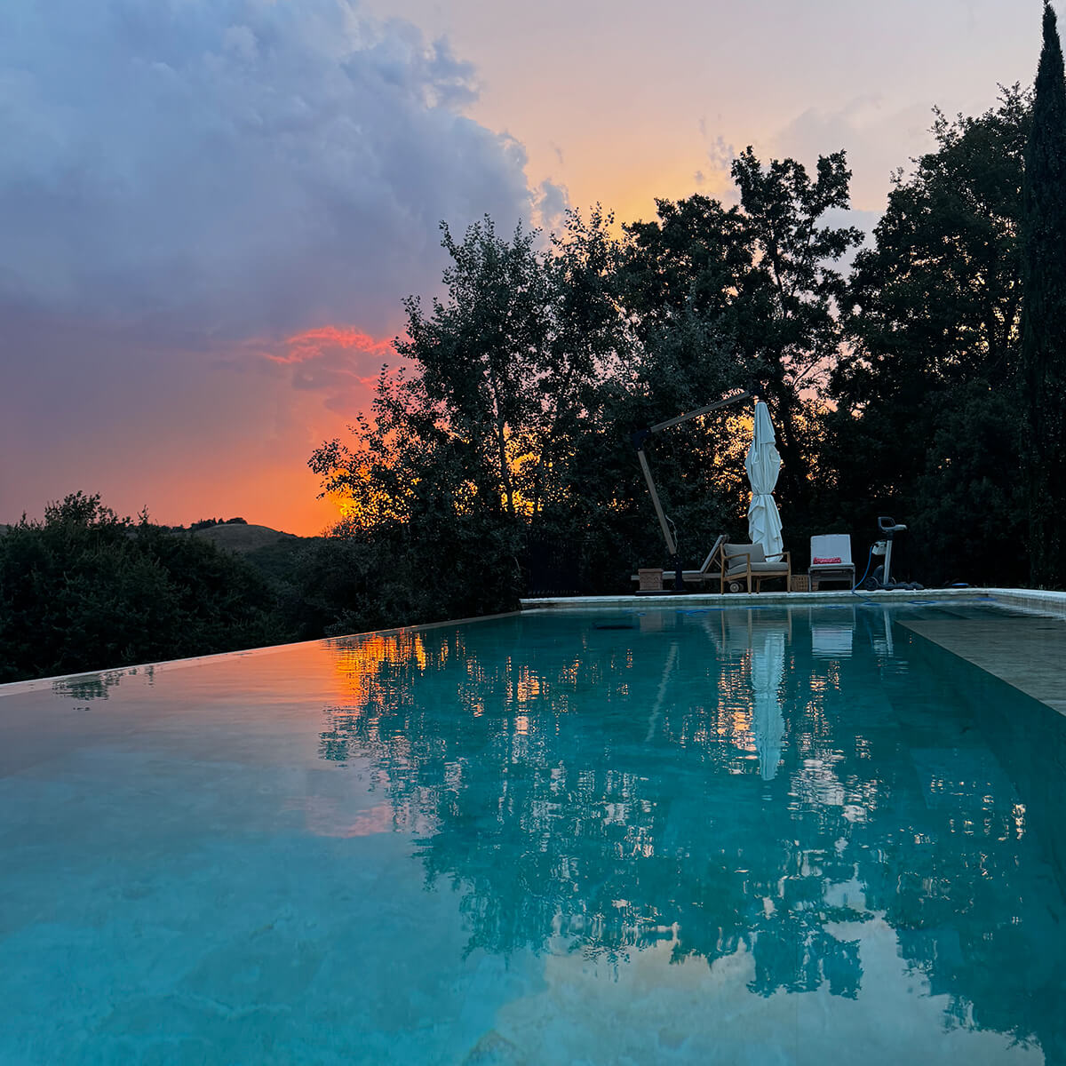 piscina al tramonto 2